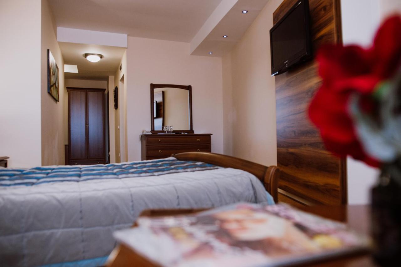 Bela Kuka Hotel ビトラ エクステリア 写真